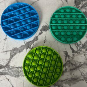 POP ITS Set of 3 Round Fidget Toys Green Blue ~ with Free Gift Included ~